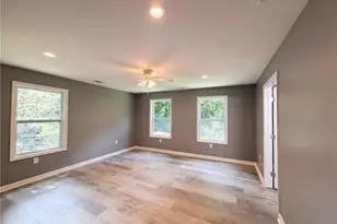 201 Deerfield Ln, Carrollton, GA 30116 - Photo 12