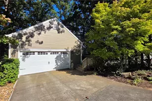 2659 Spring Rock Way NE, Roswell, GA 30075 - Photo 2