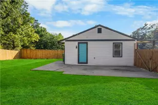 4253 Hanes Dr, Decatur, GA 30035 - Photo 2