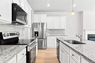 387 Lanier Cir, Woodstock, GA 30189 - Photo 10