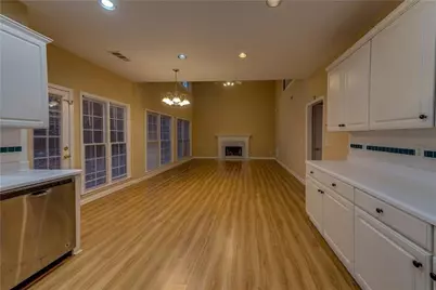 1429 Oglethorpe Drive, Suwanee, GA 30024 - Photo 10