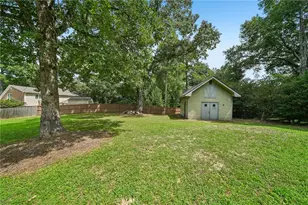 2588 Hickory Cove SW, Lilburn, GA 30047 - Photo 26