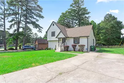 9386 Woodknoll Lane, Jonesboro, GA 30238 - Photo 12