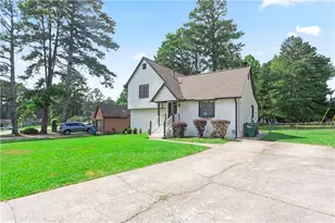 9386 Wood Knoll Ln, Jonesboro, GA 30238 - Photo 12