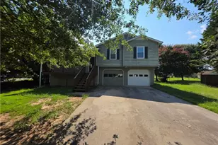 17 Winchester Dr, Euharlee, GA 30145 - Photo 1