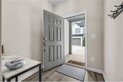 2893 Royal Heights Drive, Atlanta, GA 30318 - Photo 4