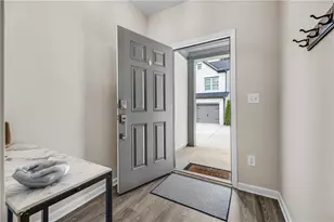 2893 Royal Heights Dr, Atlanta, GA 30318 - Photo 4