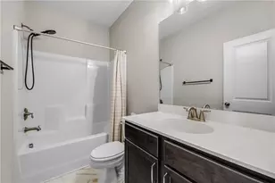 2893 Royal Heights Dr, Atlanta, GA 30318 - Photo 18