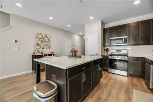 2893 Royal Heights Dr, Atlanta, GA 30318 - Photo 8