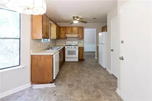 2007 Walden Park Dr, Snellville, GA 30078 - Photo 10