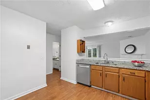 2906 Queen Anne Ct, Sandy Springs, GA 30350 - Photo 12