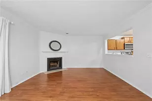 2906 Queen Anne Ct, Sandy Springs, GA 30350 - Photo 6