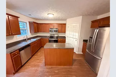5747 Union Pointe Drive, Union City, GA 30291 - Photo 8