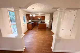 5747 Union Pointe Dr, Union City, GA 30291 - Photo 2