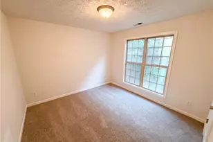 5747 Union Pointe Dr, Union City, GA 30291 - Photo 14