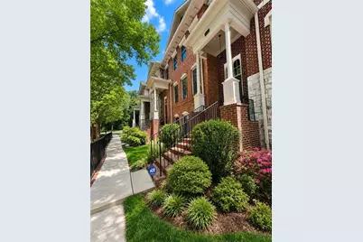 1085 Charles Towne Square, Sandy Springs, GA 30328 - Photo 2