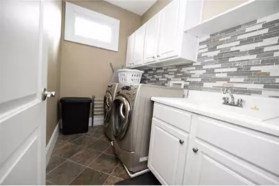 1085 Charles Towne Square, Sandy Springs, GA 30328 - Photo 24
