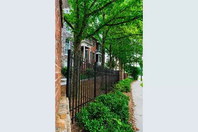 1085 Charles Towne Square, Sandy Springs, GA 30328 - Photo 4