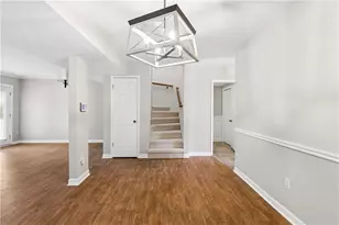 2318 Colonial Dr NE, Atlanta, GA 30319 - Photo 10