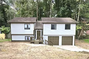 2982 Hillwood Dr, Lawrenceville, GA 30044 - Photo 2