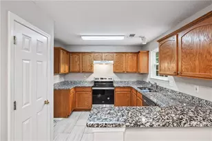 5849 Amerson Ln, Ellenwood, GA 30294 - Photo 10