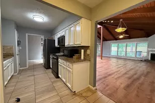 829 Lake Hollow Blvd SW, Marietta, GA 30064 - Photo 10