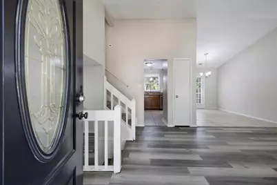 429 Sherwood Circle, Stone Mountain, GA 30087 - Photo 4
