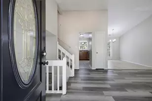 429 Sherwood Cir, Stone Mountain, GA 30087 - Photo 4
