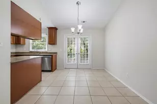 429 Sherwood Cir, Stone Mountain, GA 30087 - Photo 8