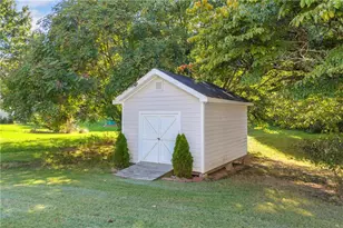 123 Berry Hill Ln, Hoschton, GA 30548 - Photo 38