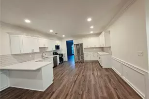 709 Oak Moss Dr, Lawrenceville, GA 30043 - Photo 14