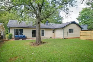 1130 Mannbrook Dr, Stone Mountain, GA 30083 - Photo 8