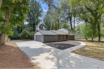 2176 Deer Trail, Suwanee, GA 30024 - Photo 2