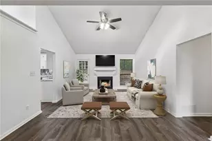 106 Hilltop Cir, Stockbridge, GA 30281 - Photo 2