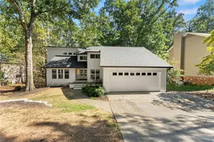 3040 Roxburgh Dr, Roswell, GA 30076 - Photo 4