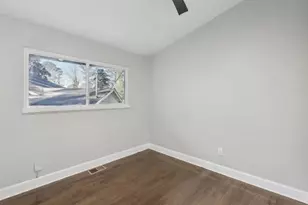 2592 Baker Rd, Atlanta, GA 30318 - Photo 12