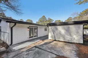 2592 Baker Rd, Atlanta, GA 30318 - Photo 30