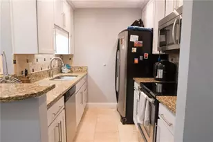 2102 Pine Heights Dr NE, Atlanta, GA 30324 - Photo 10