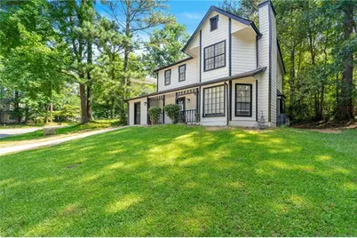 534 Woodcrest Manor Drive, Stone Mountain, GA 30083 - Photo 2