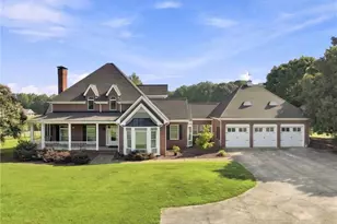 329 Willow Lks Ln, Jefferson, GA 30549 - Photo 2