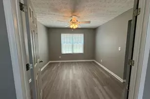 2910 Arden Ridge Dr, Suwanee, GA 30024 - Photo 4