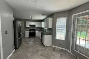 2910 Arden Ridge Dr, Suwanee, GA 30024 - Photo 6