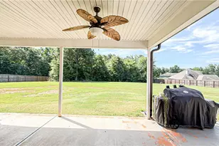 205 Vandalay Way, Locust Grove, GA 30248 - Photo 32