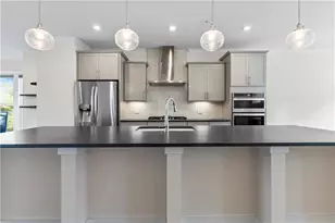 2076 Holtz Ln, Atlanta, GA 30318 - Photo 12