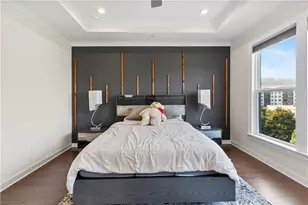 2076 Holtz Ln, Atlanta, GA 30318 - Photo 32