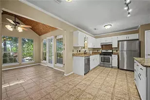 204 Spring Cir, Stockbridge, GA 30281 - Photo 6
