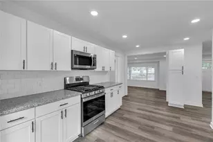 2541 Poplar St, Snellville, GA 30078 - Photo 10