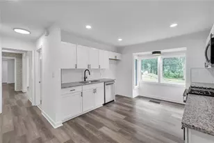 2541 Poplar St, Snellville, GA 30078 - Photo 8