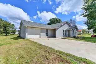 2725 Milton Bryan Dr, Loganville, GA 30052 - Photo 2