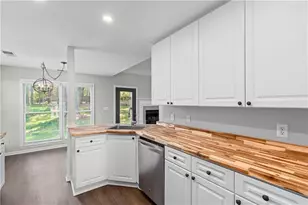 602 Overhill Dr, Woodstock, GA 30189 - Photo 4